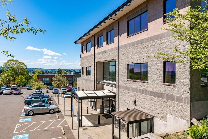 Multnomah Medical Clinic exterior - Mt. Scott location